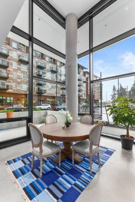 Airy And Open Corner Loft - 92 Walkscore Redmond Eksteriør bilde