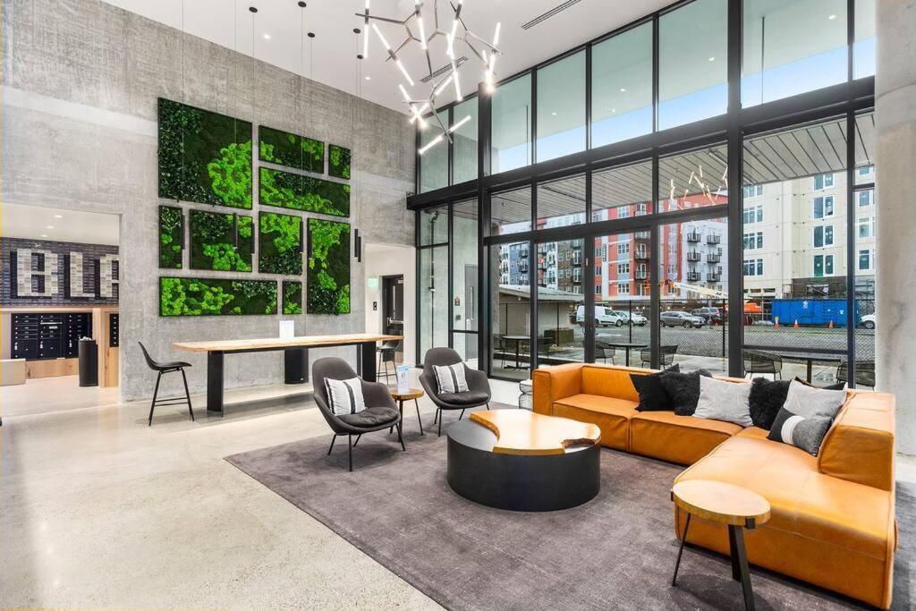Airy And Open Corner Loft - 92 Walkscore Redmond Eksteriør bilde