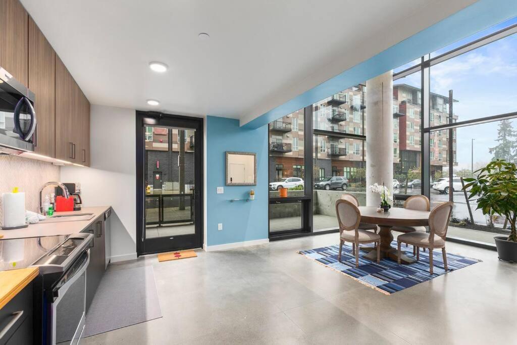 Airy And Open Corner Loft - 92 Walkscore Redmond Eksteriør bilde
