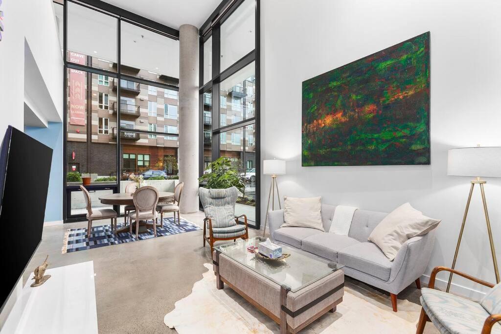 Airy And Open Corner Loft - 92 Walkscore Redmond Eksteriør bilde