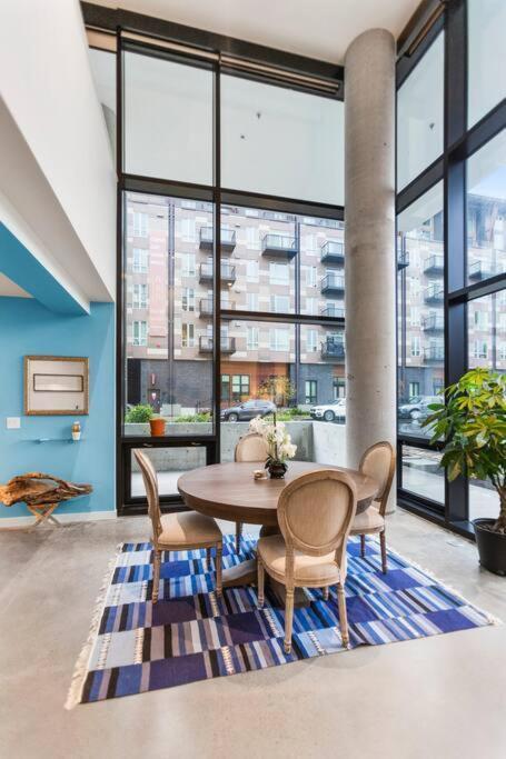 Airy And Open Corner Loft - 92 Walkscore Redmond Eksteriør bilde