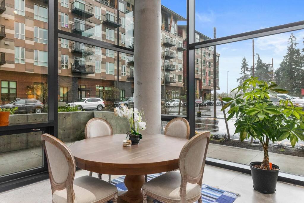 Airy And Open Corner Loft - 92 Walkscore Redmond Eksteriør bilde