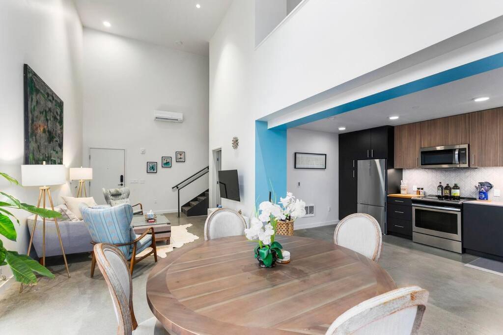Airy And Open Corner Loft - 92 Walkscore Redmond Eksteriør bilde