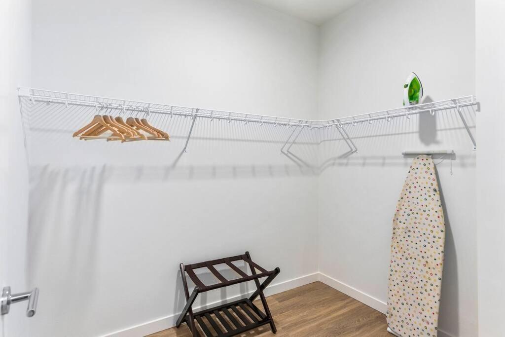 Airy And Open Corner Loft - 92 Walkscore Redmond Eksteriør bilde